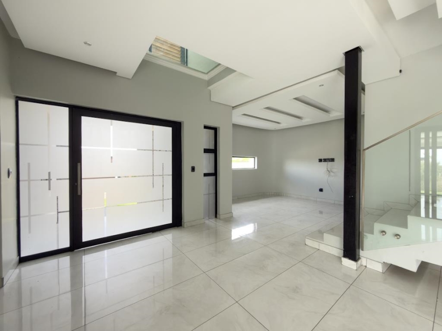 7 Bedroom Property for Sale in Midstream Ridge Gauteng