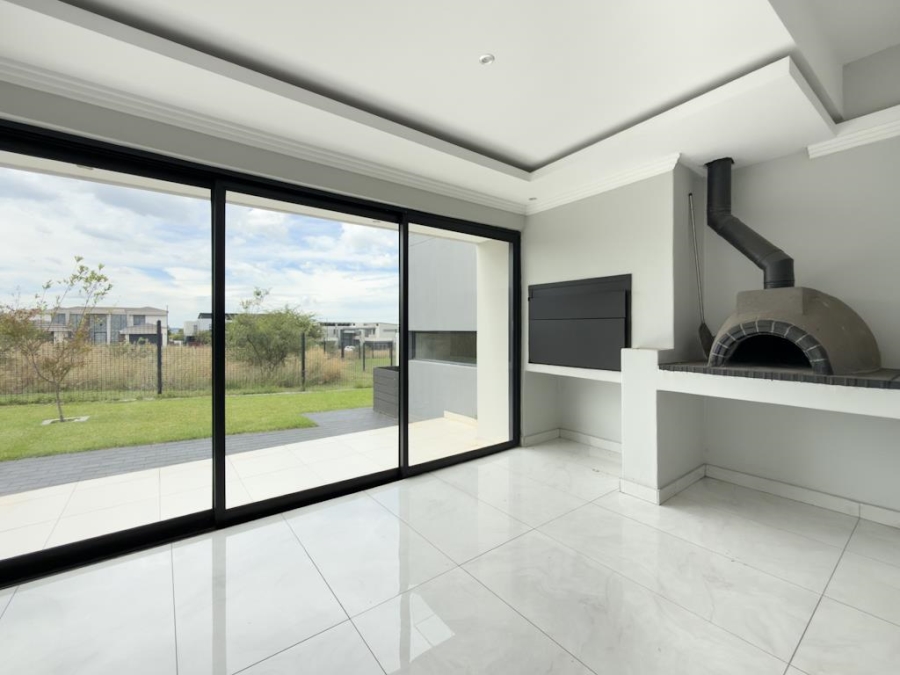 7 Bedroom Property for Sale in Midstream Ridge Gauteng