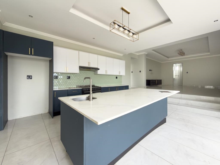 7 Bedroom Property for Sale in Midstream Ridge Gauteng