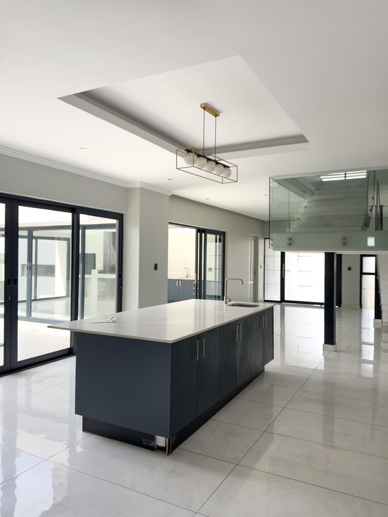 7 Bedroom Property for Sale in Midstream Ridge Gauteng