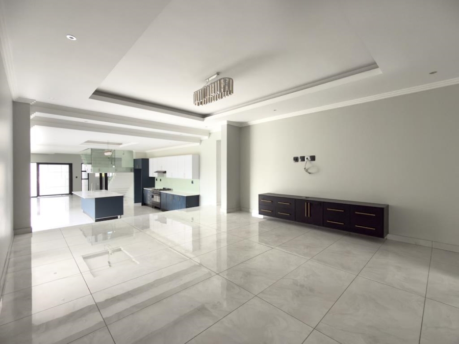 7 Bedroom Property for Sale in Midstream Ridge Gauteng