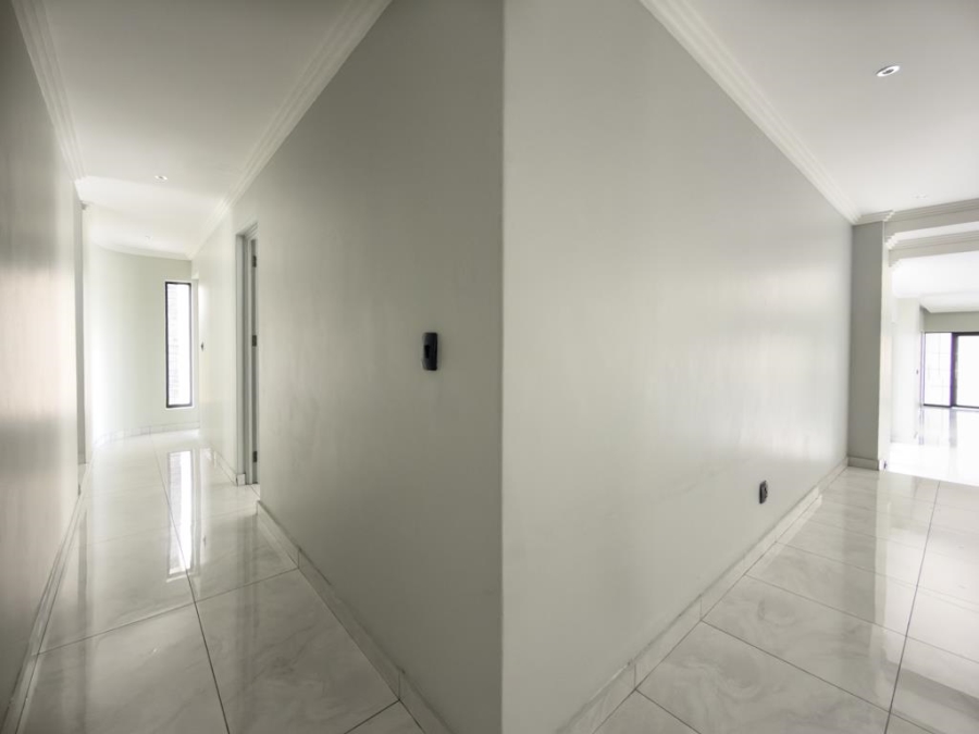 7 Bedroom Property for Sale in Midstream Ridge Gauteng