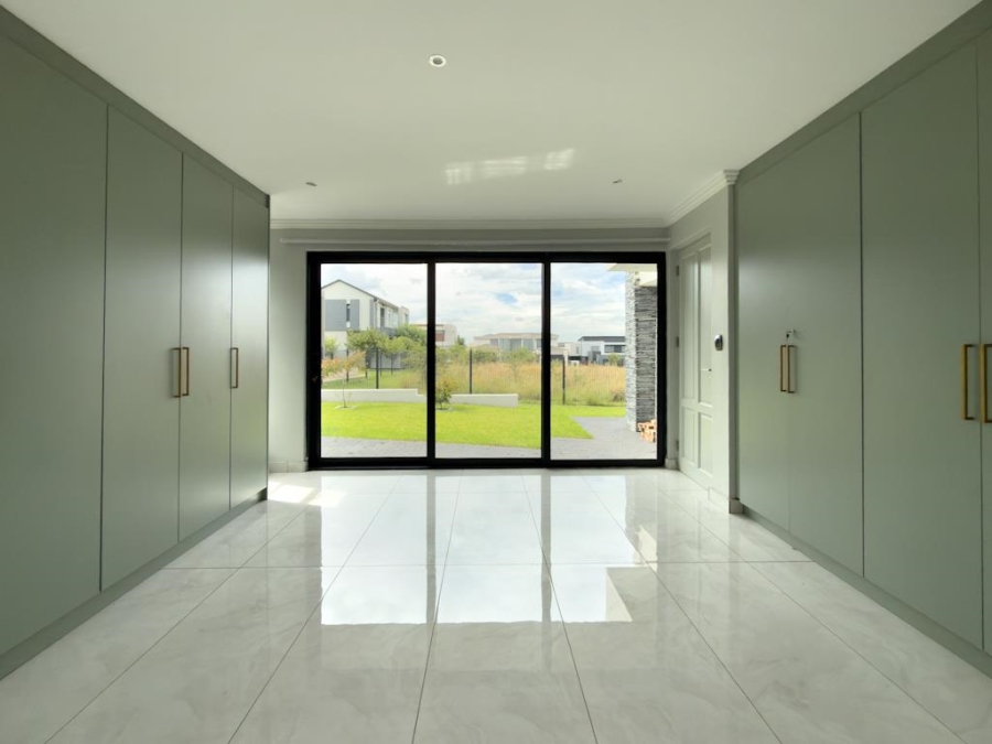 7 Bedroom Property for Sale in Midstream Ridge Gauteng