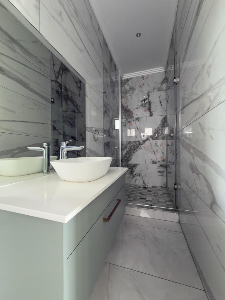 7 Bedroom Property for Sale in Midstream Ridge Gauteng