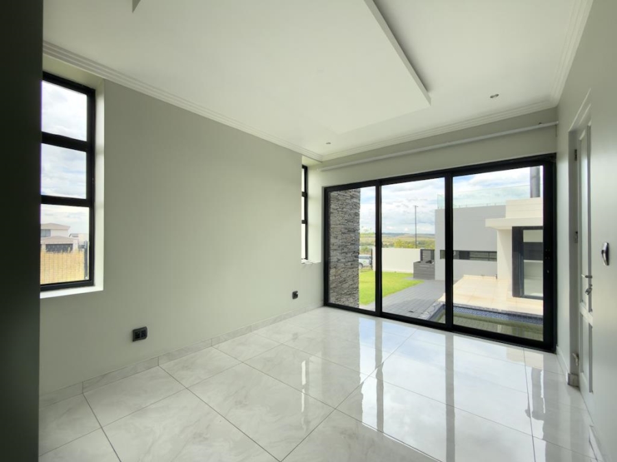 7 Bedroom Property for Sale in Midstream Ridge Gauteng