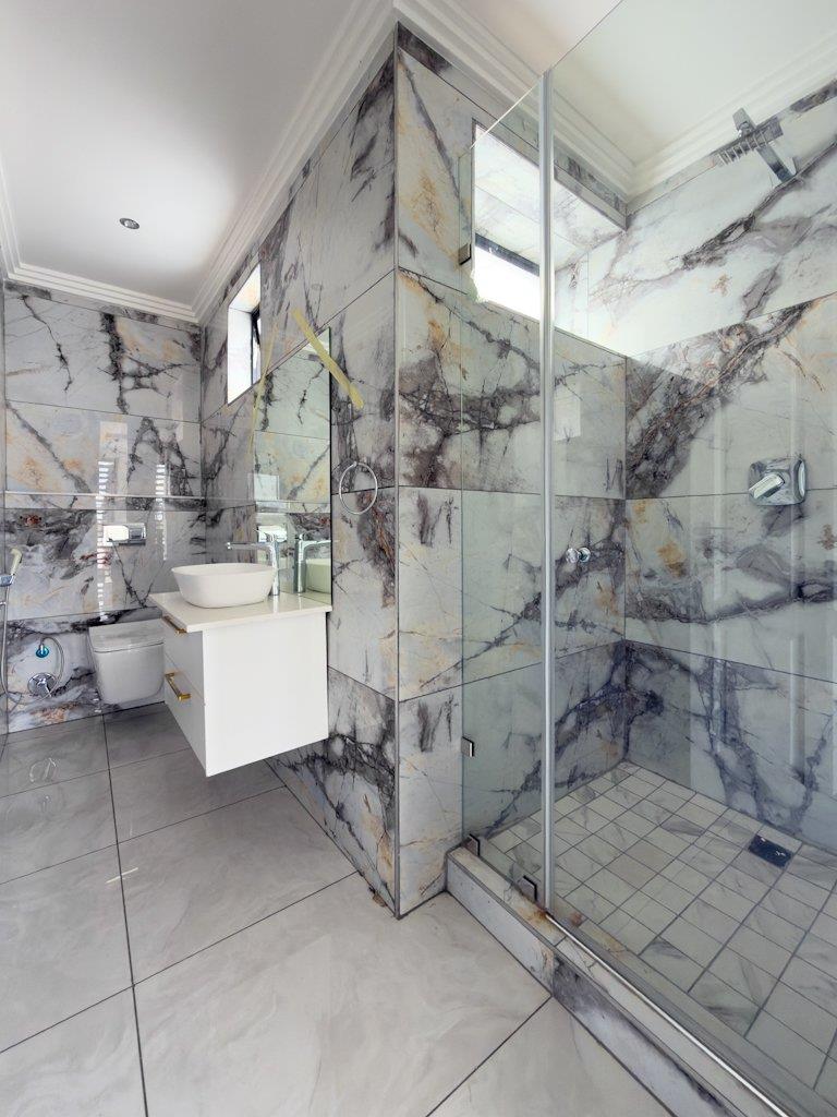 7 Bedroom Property for Sale in Midstream Ridge Gauteng