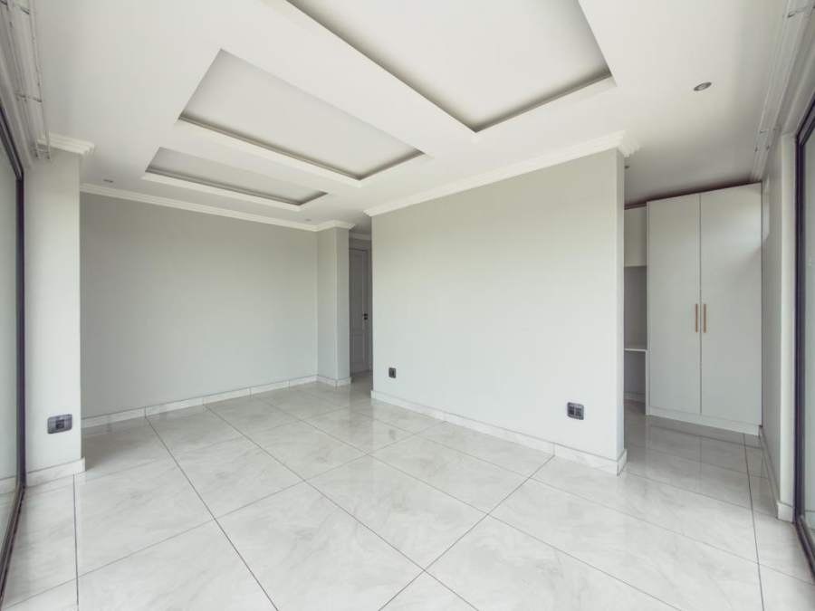 7 Bedroom Property for Sale in Midstream Ridge Gauteng