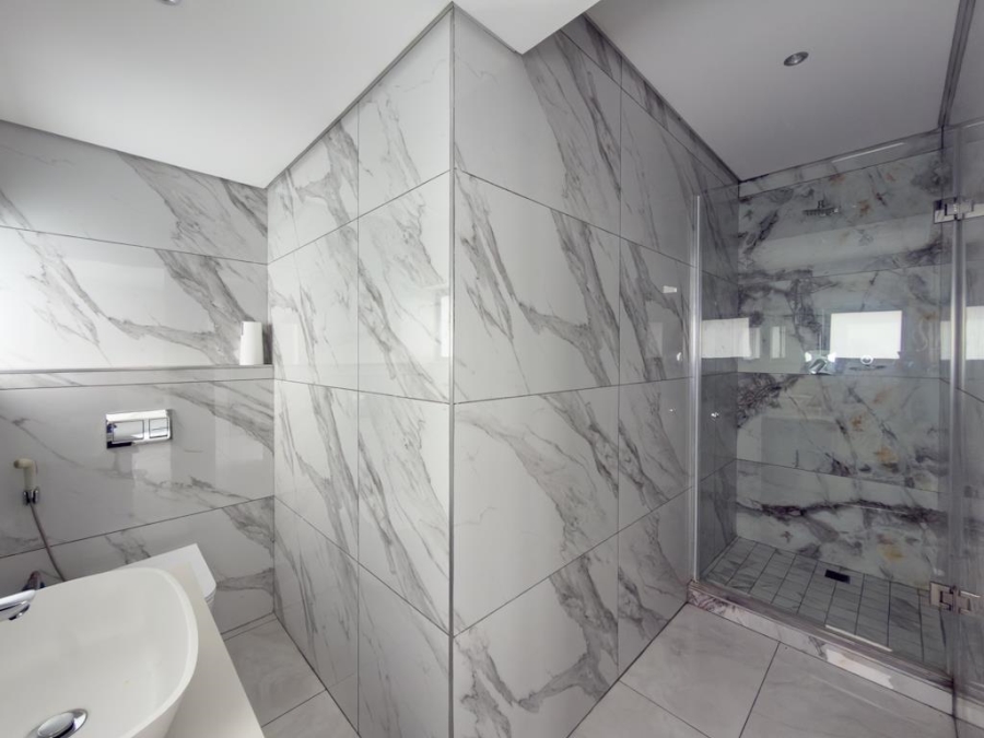 7 Bedroom Property for Sale in Midstream Ridge Gauteng