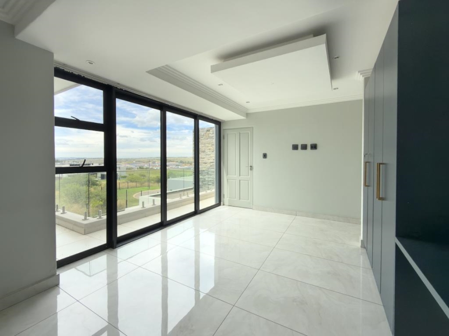 7 Bedroom Property for Sale in Midstream Ridge Gauteng