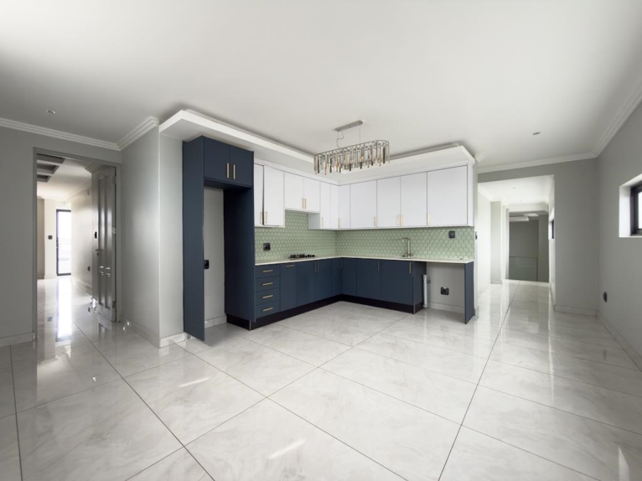 7 Bedroom Property for Sale in Midstream Ridge Gauteng