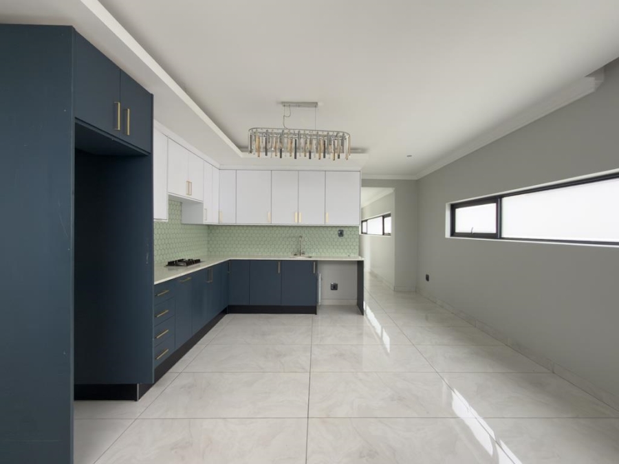 7 Bedroom Property for Sale in Midstream Ridge Gauteng