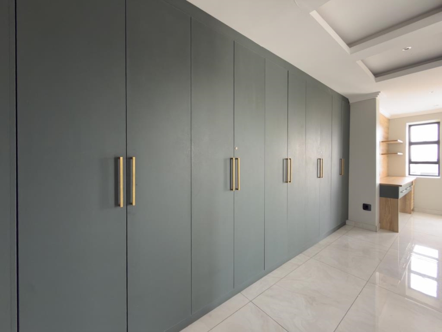 7 Bedroom Property for Sale in Midstream Ridge Gauteng