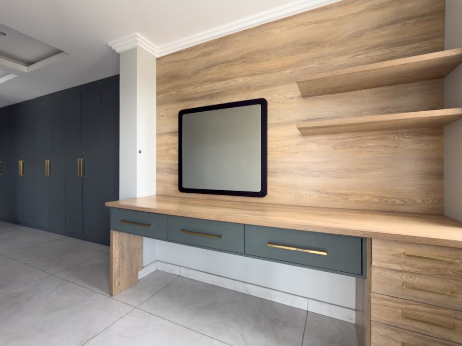 7 Bedroom Property for Sale in Midstream Ridge Gauteng