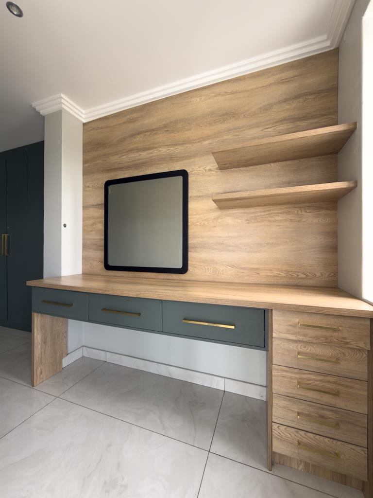 7 Bedroom Property for Sale in Midstream Ridge Gauteng