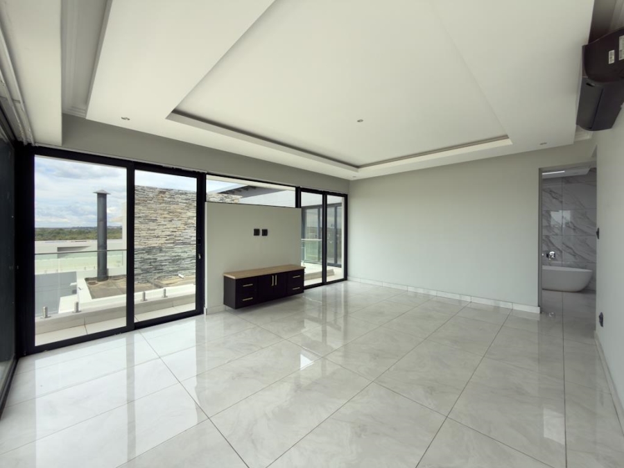 7 Bedroom Property for Sale in Midstream Ridge Gauteng