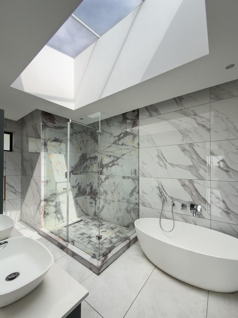 7 Bedroom Property for Sale in Midstream Ridge Gauteng