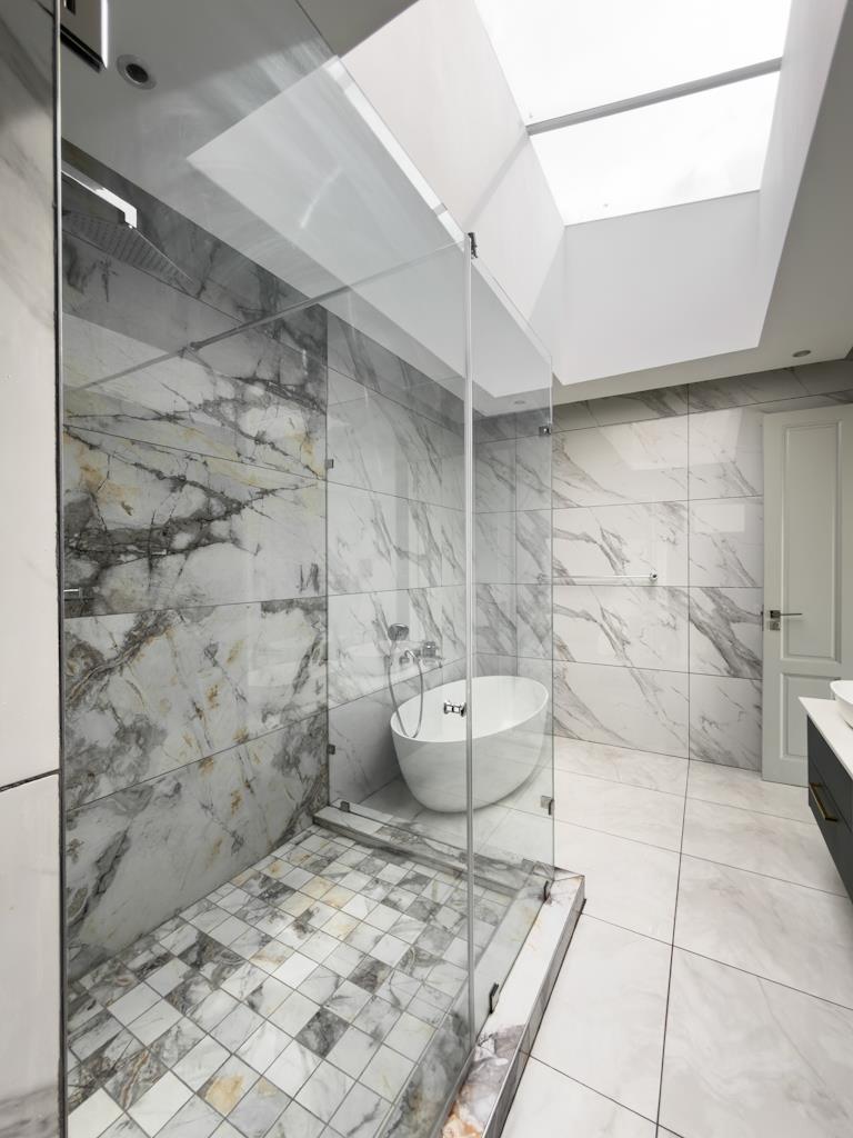 7 Bedroom Property for Sale in Midstream Ridge Gauteng