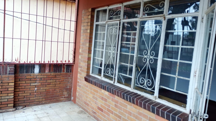 To Let 2 Bedroom Property for Rent in Bellevue East Gauteng