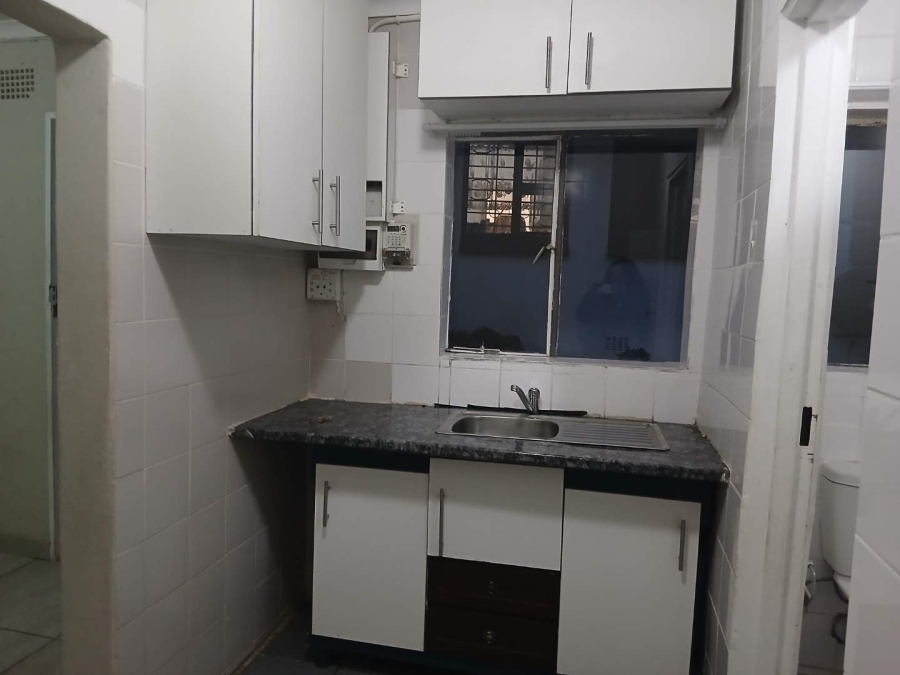 To Let 1 Bedroom Property for Rent in Lambton Gauteng