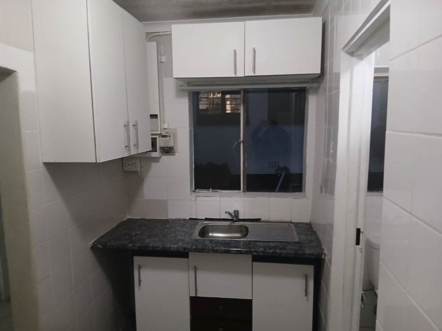 To Let 1 Bedroom Property for Rent in Lambton Gauteng