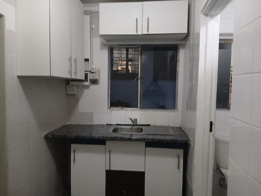 To Let 1 Bedroom Property for Rent in Lambton Gauteng