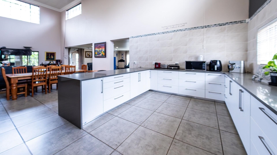 7 Bedroom Property for Sale in Grootfontein Country Estate Gauteng