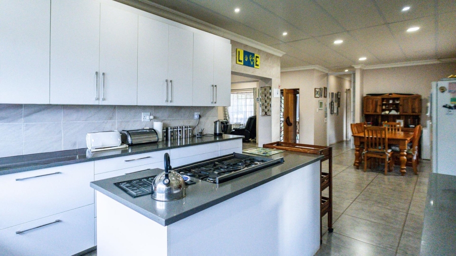 7 Bedroom Property for Sale in Grootfontein Country Estate Gauteng