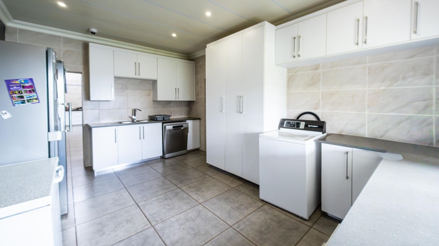 7 Bedroom Property for Sale in Grootfontein Country Estate Gauteng