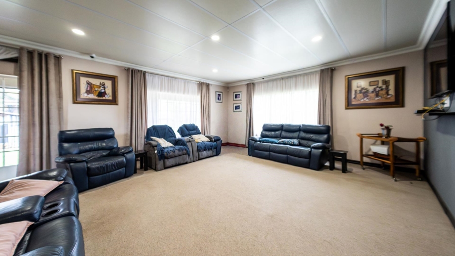 7 Bedroom Property for Sale in Grootfontein Country Estate Gauteng