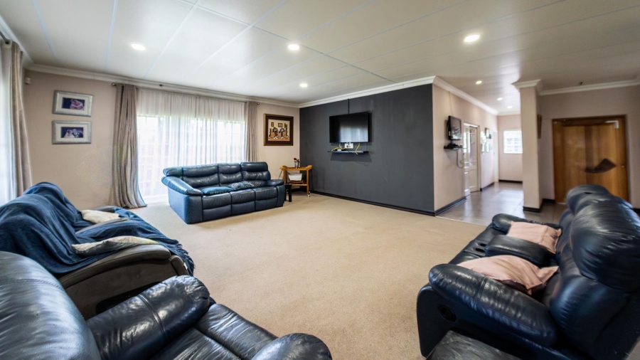 7 Bedroom Property for Sale in Grootfontein Country Estate Gauteng