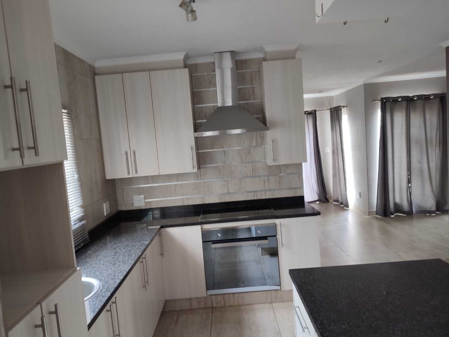 4 Bedroom Property for Sale in Thatchfield Hills Gauteng