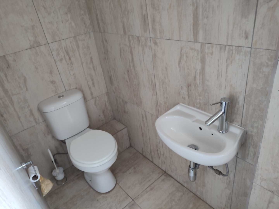 4 Bedroom Property for Sale in Thatchfield Hills Gauteng