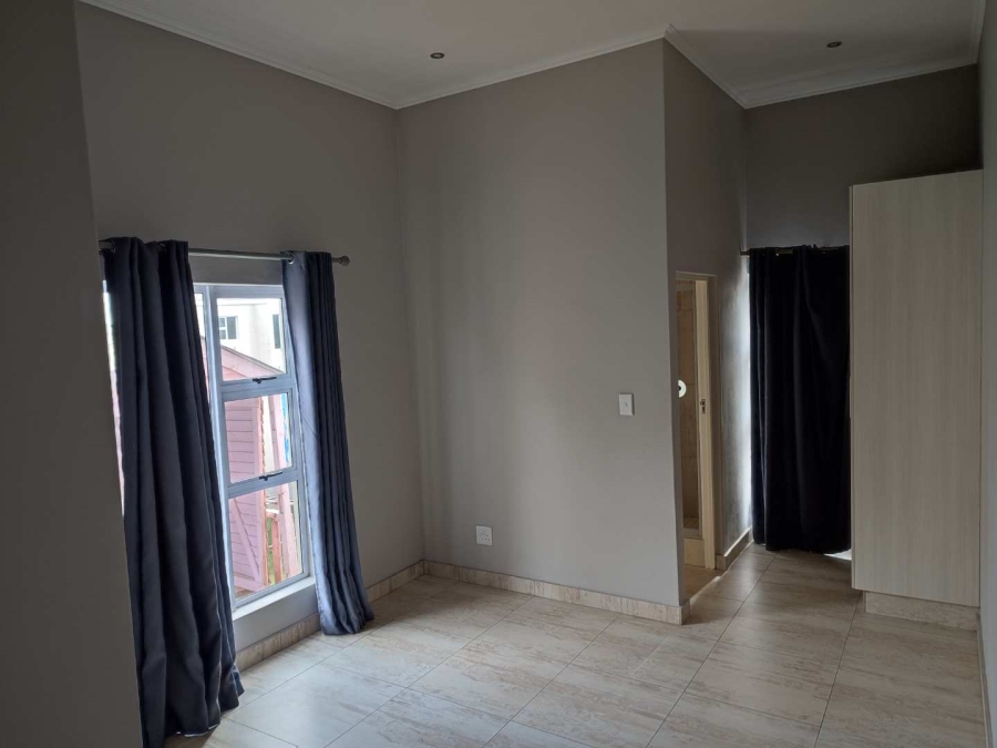 4 Bedroom Property for Sale in Thatchfield Hills Gauteng