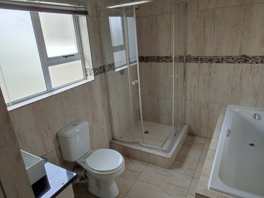 4 Bedroom Property for Sale in Thatchfield Hills Gauteng