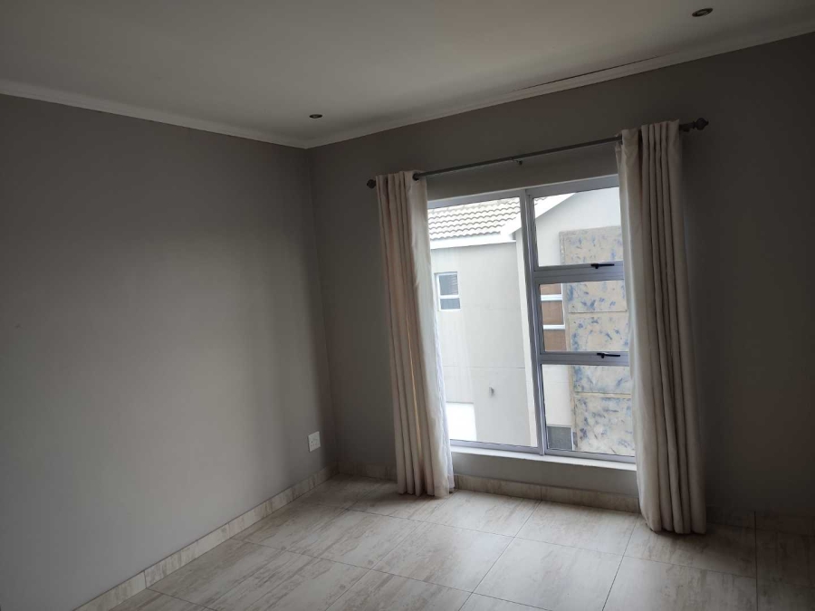 4 Bedroom Property for Sale in Thatchfield Hills Gauteng