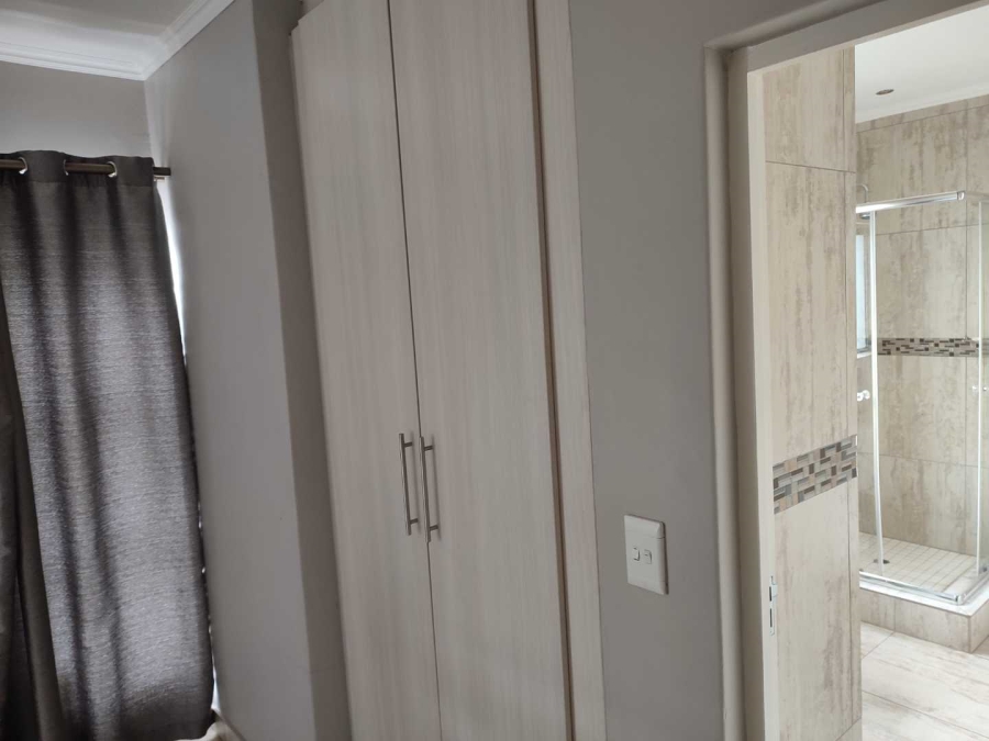 4 Bedroom Property for Sale in Thatchfield Hills Gauteng