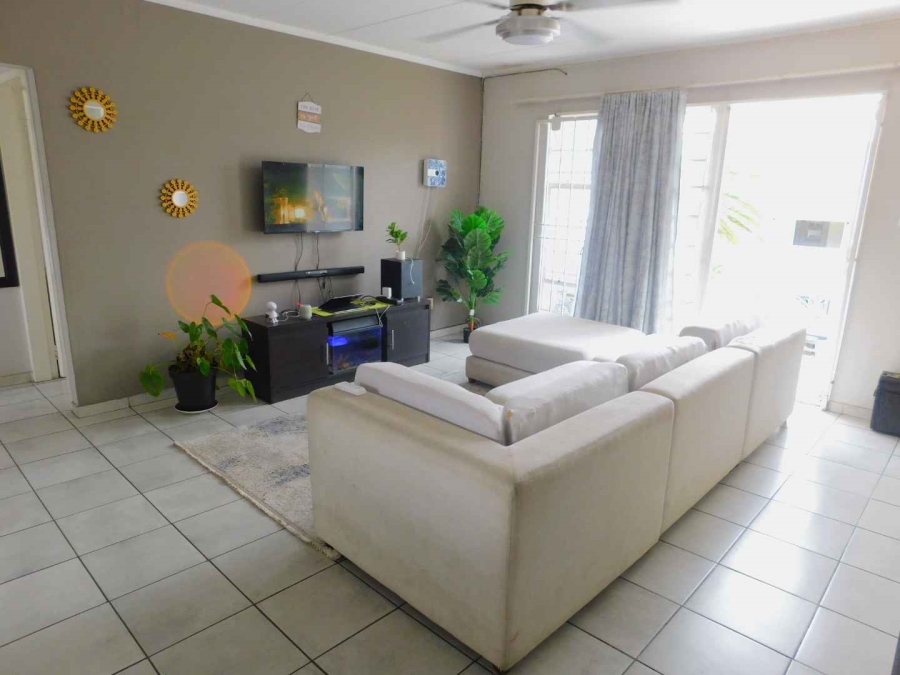 2 Bedroom Property for Sale in Paulshof Gauteng