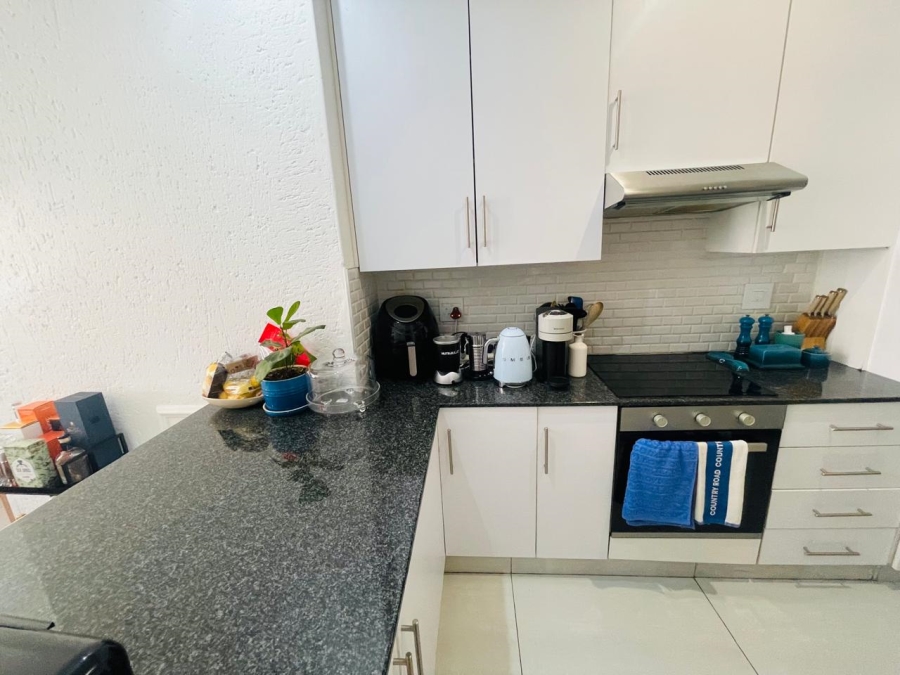 To Let 2 Bedroom Property for Rent in Morningside Gauteng