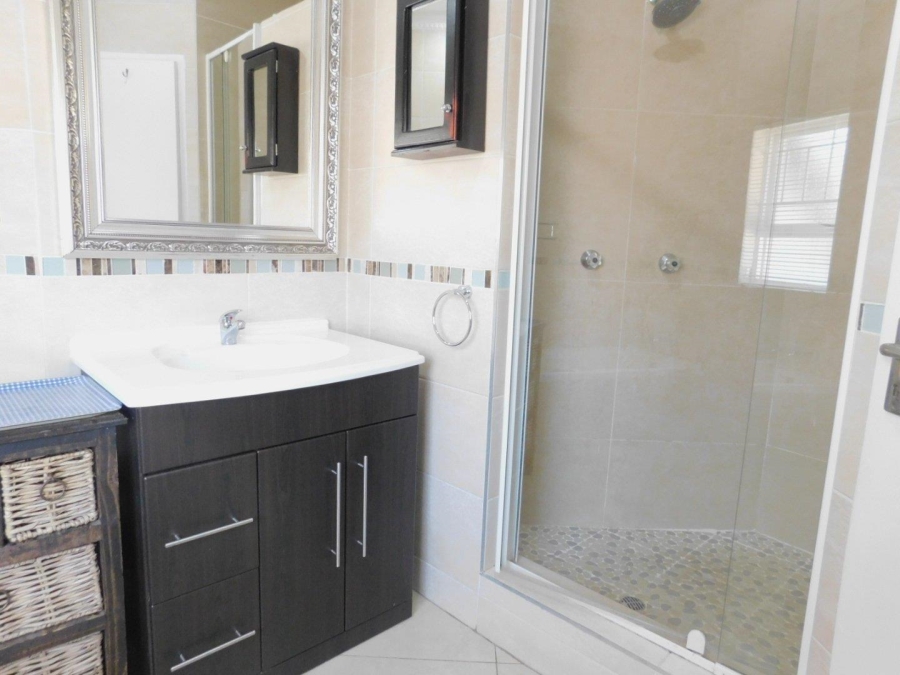 To Let 3 Bedroom Property for Rent in Bryanston Gauteng