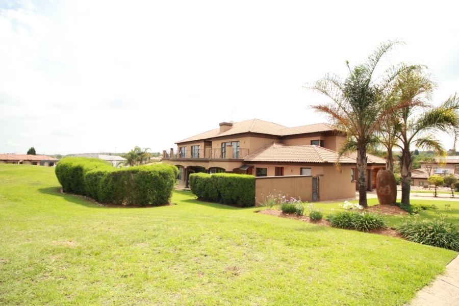 5 Bedroom Property for Sale in Blue Valley Golf Estate Gauteng