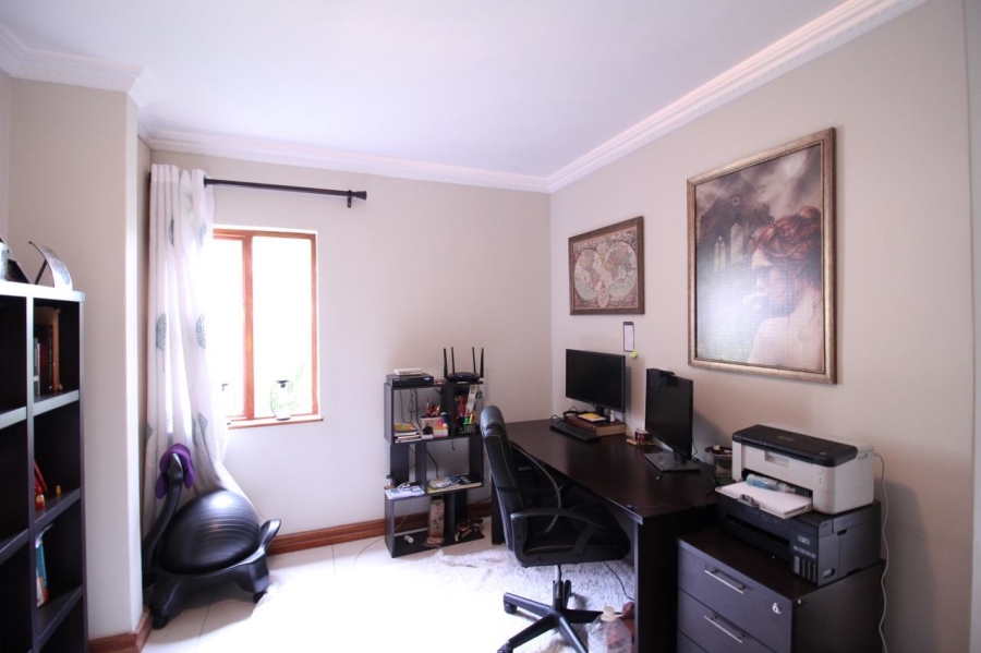 3 Bedroom Property for Sale in Blue Valley Golf Estate Gauteng