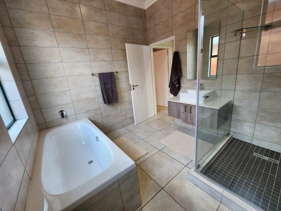 3 Bedroom Property for Sale in Six Fountains Residential Estate Gauteng