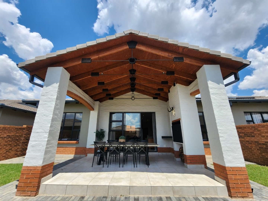 3 Bedroom Property for Sale in Six Fountains Residential Estate Gauteng