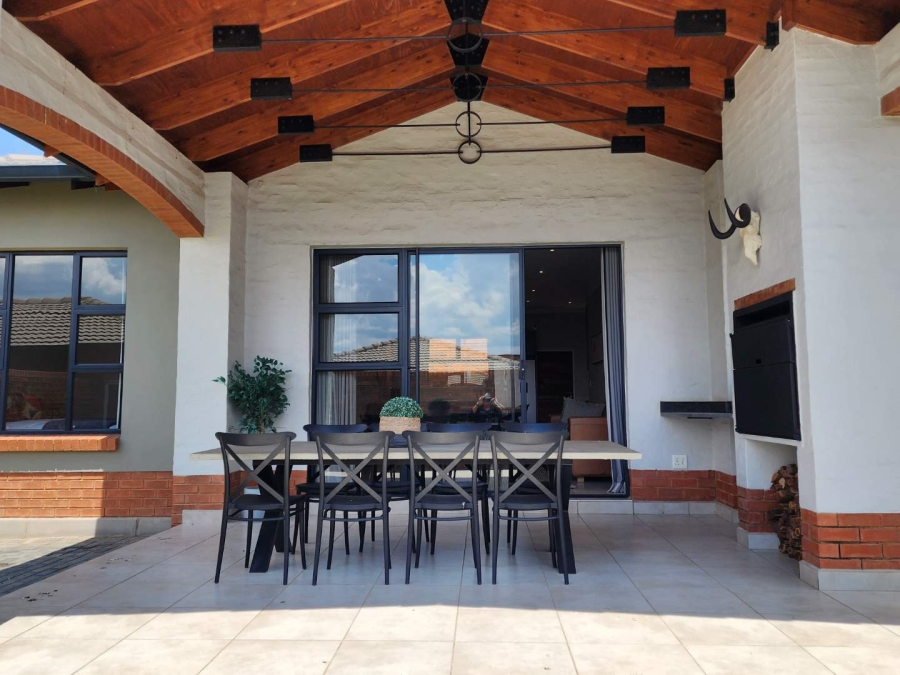 3 Bedroom Property for Sale in Six Fountains Residential Estate Gauteng