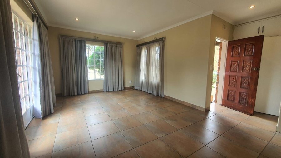 3 Bedroom Property for Sale in Bonaero Park Gauteng