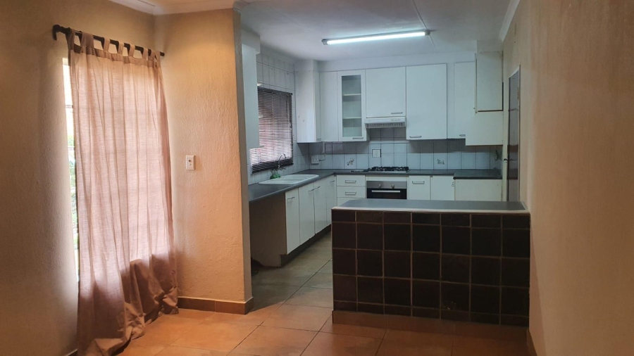 3 Bedroom Property for Sale in Bonaero Park Gauteng