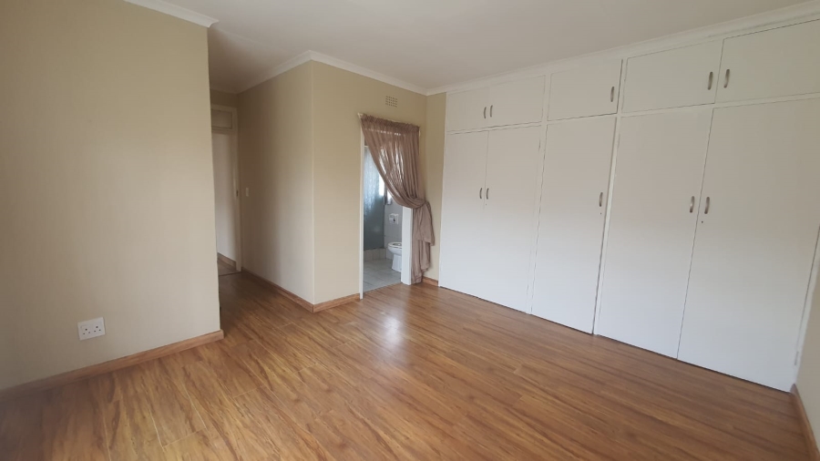 3 Bedroom Property for Sale in Bonaero Park Gauteng