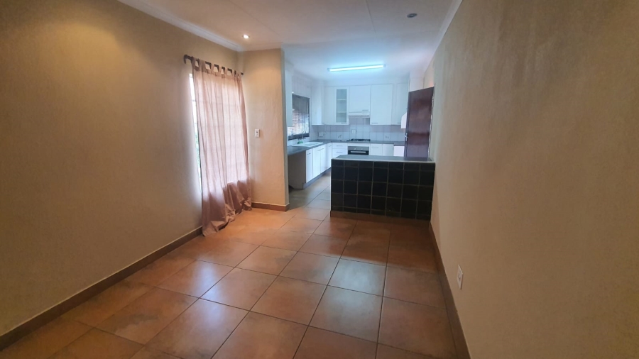 3 Bedroom Property for Sale in Bonaero Park Gauteng