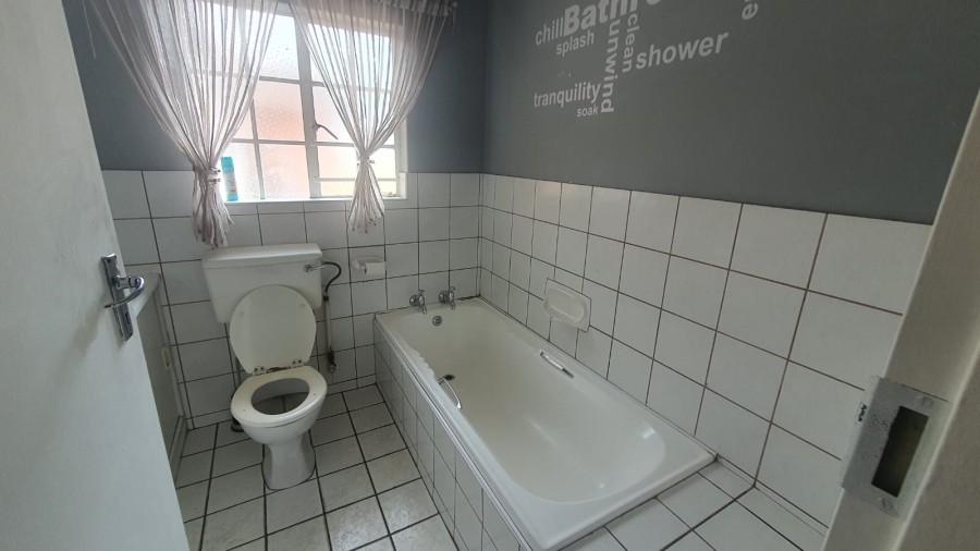 3 Bedroom Property for Sale in Bonaero Park Gauteng