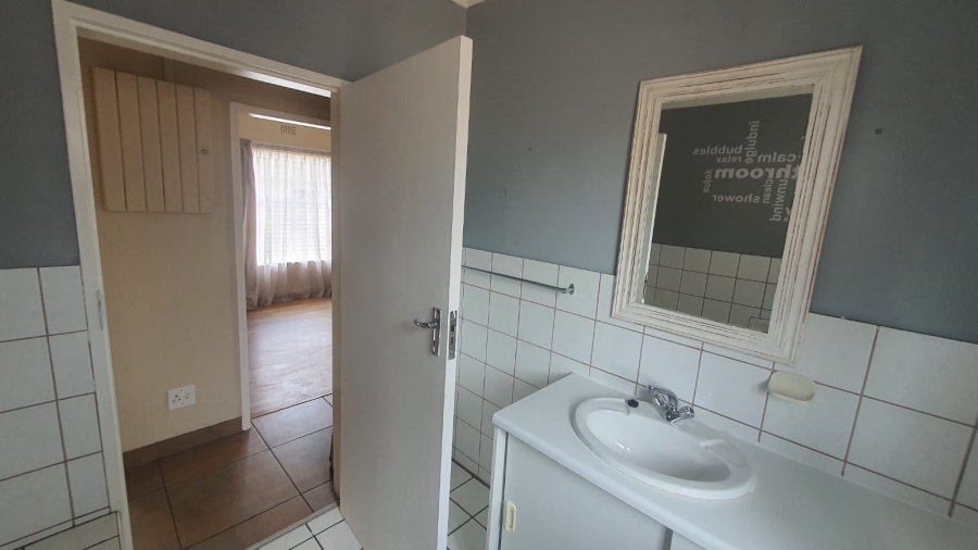 3 Bedroom Property for Sale in Bonaero Park Gauteng